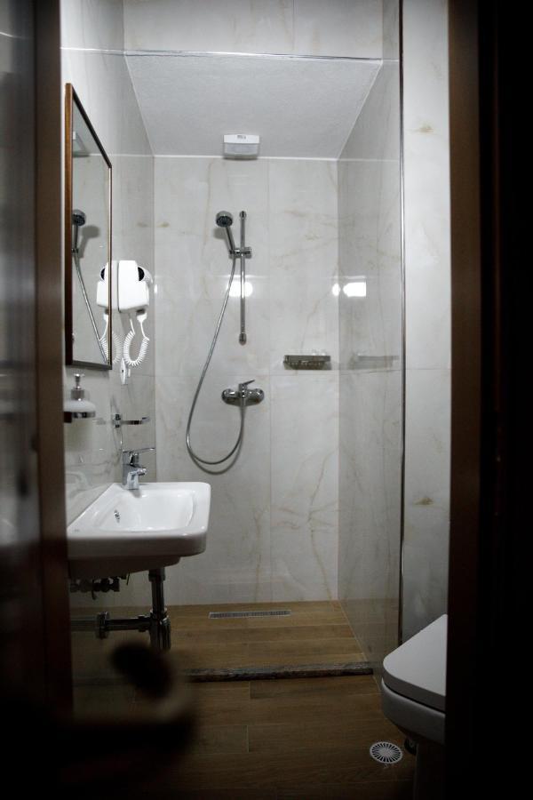 Hotel Sarajet 1821 จีโรคาสเตอร์ ภายนอก รูปภาพ