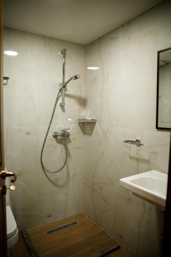 Hotel Sarajet 1821 จีโรคาสเตอร์ ภายนอก รูปภาพ